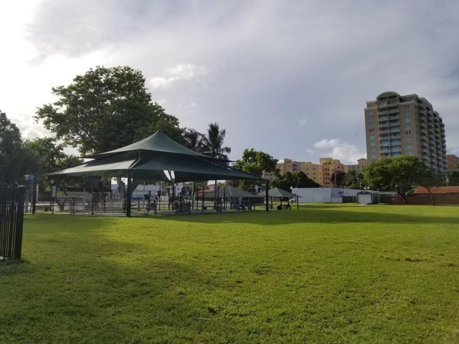 My Lovely Home In Miami 15 Minutes From The Beach ภายนอก รูปภาพ